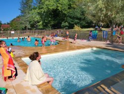 Tursac camping dans la valle de la Vzre