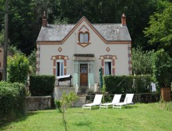 Large holiday cottages in Saone et Loire Burgundy. near Saint Honore Les Bains