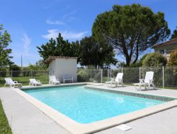 Saint Bonnet sur Gironde Gîte avec piscine en Charente Maritime