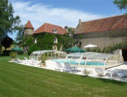 Cottage for a group with pool in Burgundy near Cravant