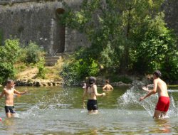 Cessenon sur Orb Locations vacances en camping *** dans l'Hérault.