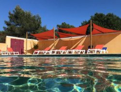 Locations vacances en camping 3 étoiles du Vaucluse .