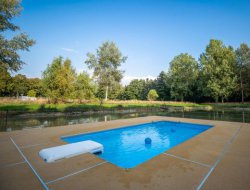 Holiday rentals with pool in Picardy. near Beauchamps
