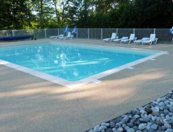 Camping les Rives du Lac dans le Cantal 21605