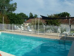 Jonzac Gîte avec piscine près de la Rochelle.