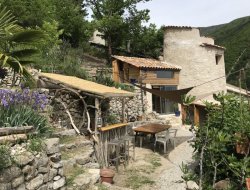 Atypical holiday cottage in the Hautes Alpes, France. near Mévouillon