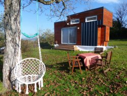 Unusual stay in a tiny house in France. near Saint Galmier