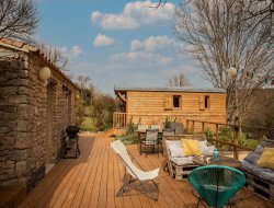 Gypsy caravan with jacuzzi in the Luberon. near La Tour d Aigues