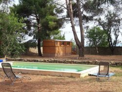 Fabrezan Location roulotte avec piscine dans l'Aude.