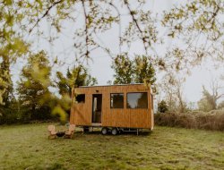 Unusual stay in a tiny house in the Limousin. near Cromac