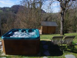 Holiday rental in jacuzzi in Savoy near Massignieu de Rives