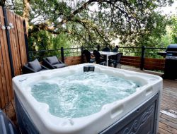 Chassiers Gte avec spa priv  louer en Ardche 07.