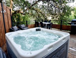 Holiday cottage with jacuzzi in Ardeche. near Gravires