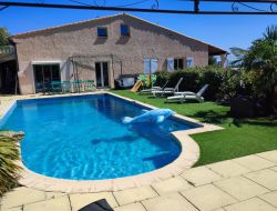Fréjus Gîtes avec piscine en Provence Verte