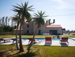 Saint Genis des Fontaines Grand gte de charme avec piscine chauffe.