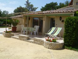 Location 2-4 personnes  13 km* de Visan