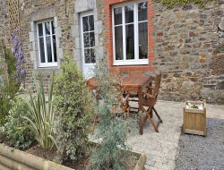 Cottage in Notre Dame de Cenilly near Saint Denis le Gast