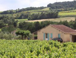 Logement 4 personnes  12 km* de Malaucene