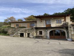 Location 2 et 4 personnes  7 km* de Divajeu