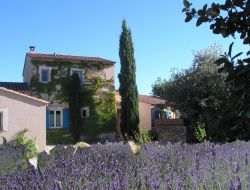 Chambre d'hotes  Lacoste en Provence  15 km* de Mallemort