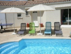 Self-catering house with pool in Charente Maritime. near Cabariot