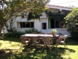 Holiday accommodation in the Medoc Vineyards near Blanquefort