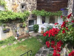 Holiday cottage close to Vulcania in Auvergne near Loubeyrat