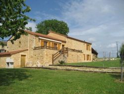 Self-catering cottages close to Belves.