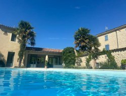 Holiday cottages with pool in the Drome. near Bourdeaux